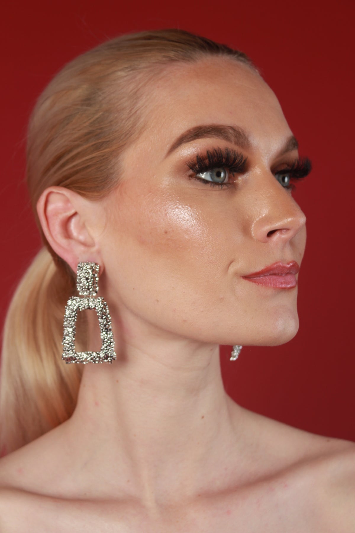 Fergie Doorknocker Earring